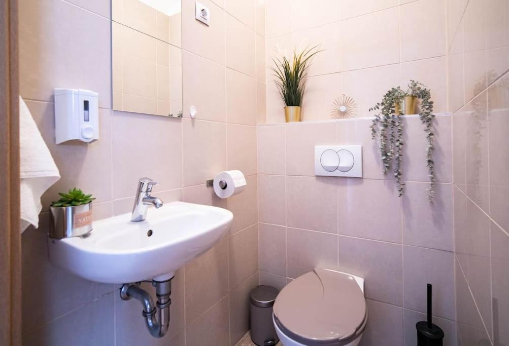 Free Parking! Soho Budapest 304, 4 Ppl, Ac, Fast Wifi, Smart Tv Екстериор снимка
