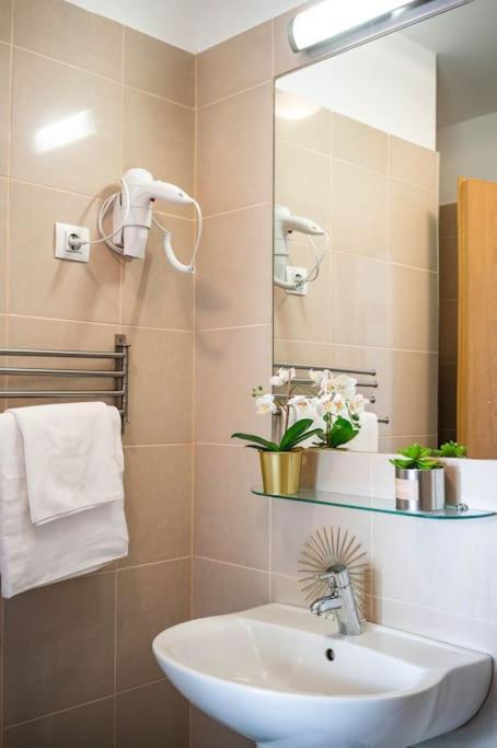 Free Parking! Soho Budapest 304, 4 Ppl, Ac, Fast Wifi, Smart Tv Екстериор снимка