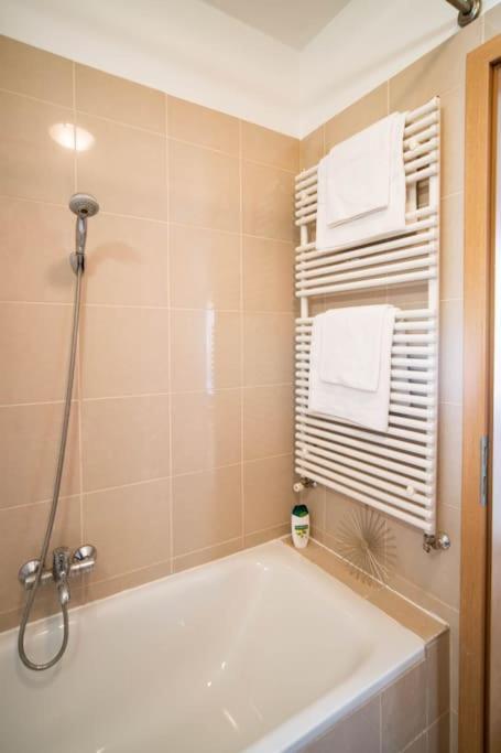 Free Parking! Soho Budapest 304, 4 Ppl, Ac, Fast Wifi, Smart Tv Екстериор снимка